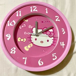 Hello kitty clock